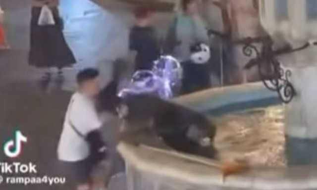 Ρόδος - Ασύλληπτο περιστατικό: Έσπρωξε άστεγο σε σιντριβάνι για... «πλάκα»