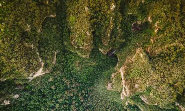Βενεζουέλα: Επτά νεκροί από συντριβή στρατιωτικού αεροσκάφος στον Αμαζόνιο - Τρεις διασώθηκαν