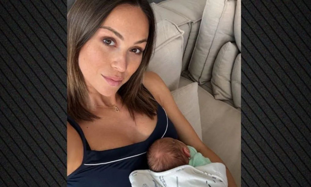 Δώρα Παντέλη: Η τρυφερή αγκαλιά με τον νεογέννητο γιο της - Δείτε φωτογραφίες