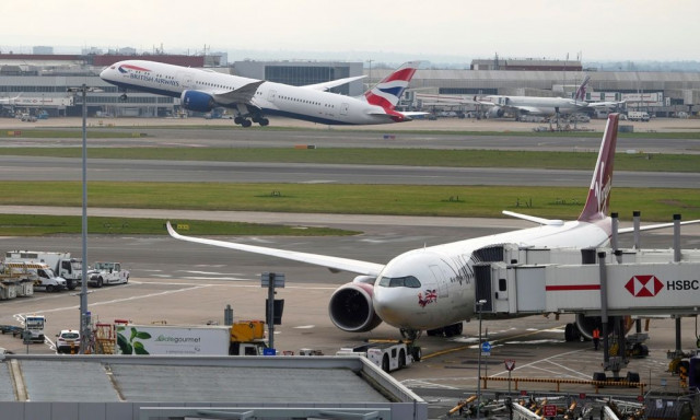 Βρετανία: Έκλεισε ο εναέριος χώρος - Τεχνική δυσλειτουργία κρατά καθηλωμένα τα αεροσκάφη
