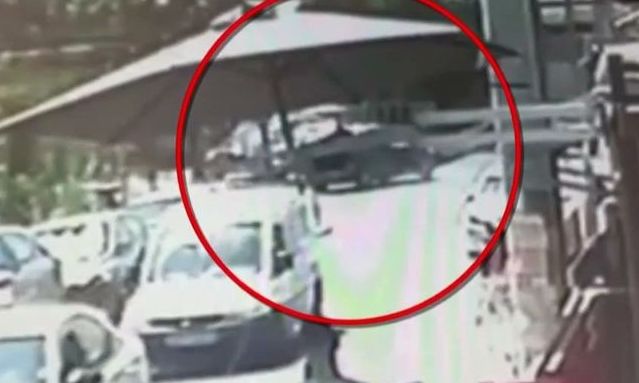 Νέο Φάληρο: Σφοδρή σύγκρουση οχημάτων - Δείτε βίντεο