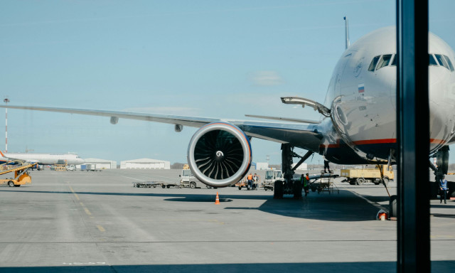 ΙΝΣΕΤΕ: Αύξηση 5,7% στις διεθνείς αεροπορικές αφίξεις το πρώτο εξάμηνο του 2025