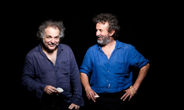 Οι Xylouris White υπόσχονται μια διονυσιακή εμπειρία στο θέατρο «Δόρα Στράτου»