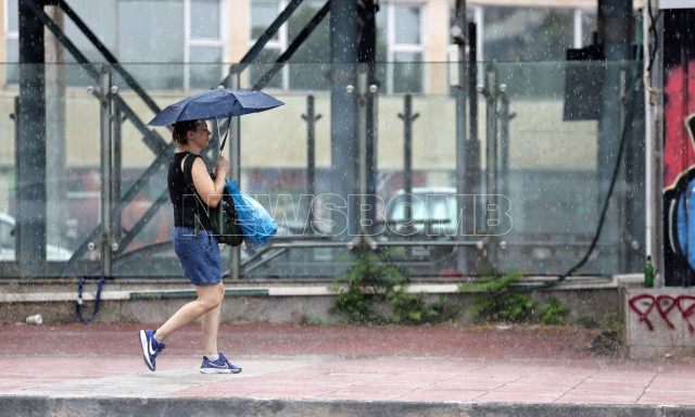 Σαρώνει η κακοκαιρία εξπρές τη χώρα: Χαλάζι, πλημμύρες και μεγάλα προβλήματα (βίντεο)