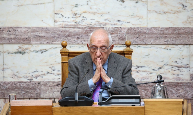 Παρέμβαση Κακλαμάνη για το χθεσινό «ροντέο» στη Βουλή – Οι απαντήσεις που έδωσε για τον κανονισμό