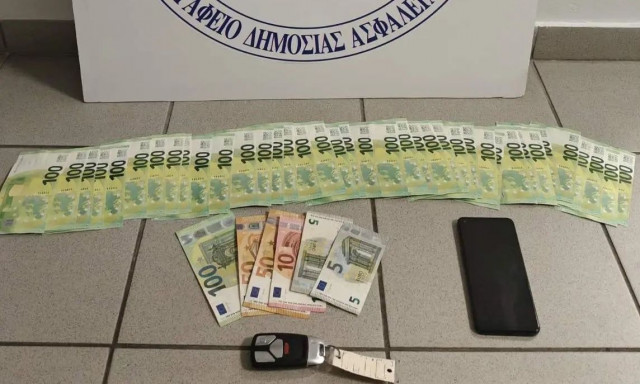 Θεσσαλονίκη: Αγόραζε κινητά τηλέφωνα και υπολογιστές πληρώνοντας με πλαστά χαρτονομίσματα