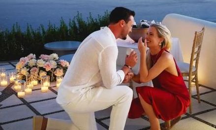 Πριγκίπισσα Νταΐάνα: Ο λαμπερός αρραβώνας της ανηψιάς της στη Σαντορίνη