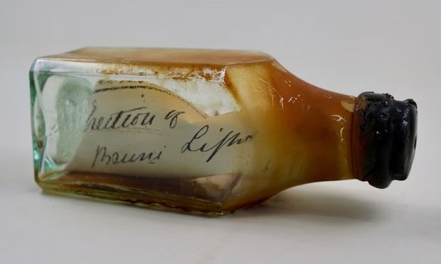 Τασμανία: Ζωγράφος ανακάλυψε μήνυμα 122 ετών σε μπουκάλι μέσα σε τοίχους φάρου