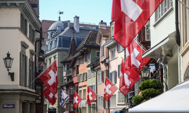 Μετά τους δασμούς-σοκ ύψους 39%, η Ελβετία τρέχει στην Ουάσινγκτον για διαπραγματεύσεις