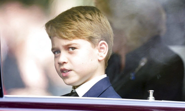 Ο Πρίγκιπας Τζορτζ ήθελε μπέργκερ στην Κεφαλονιά - Του το έφεραν από τη Ζάκυνθο!