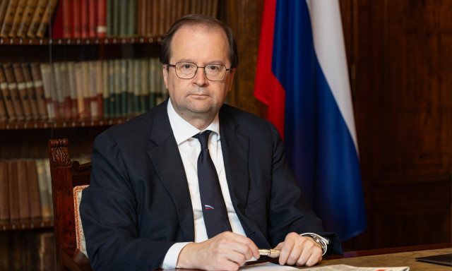 Ρώσος πρέσβης: «Δύο νέοι ιοί έχουν εισβάλει στην Ιταλία μετά τον Covid: Ρωσοφοβία και Ουκροφιλία»