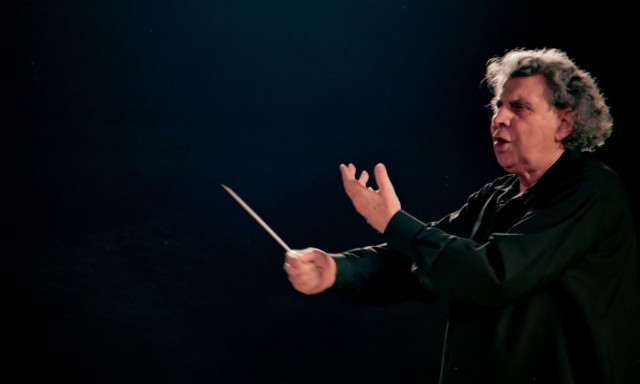 Χανιά: Χαμόγελα αιώνιας ευγνωμοσύνης και ένα συρτάκι αφιερωμένα στον παγκόσμιο Μίκη Θεοδωράκη