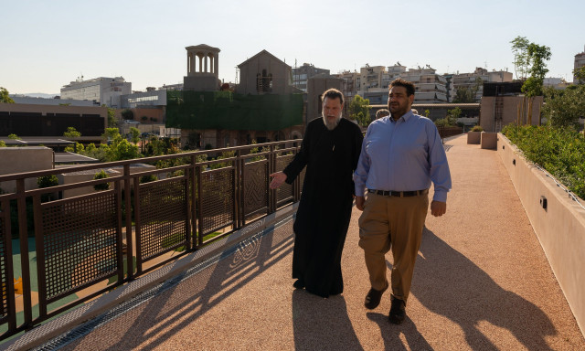 Προχωρούν οι εργασίες ανέγερσης του Ιωνικού Κέντρου στον Περισσό – Επίσκεψη Λιβάνιου