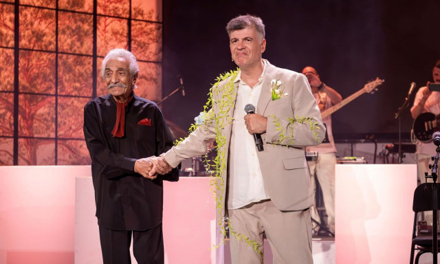 Φοίβος Δεληβοριάς: Δείτε τους καλεσμένους του στην «Ταράτσα» τον Σεπτέμβριο