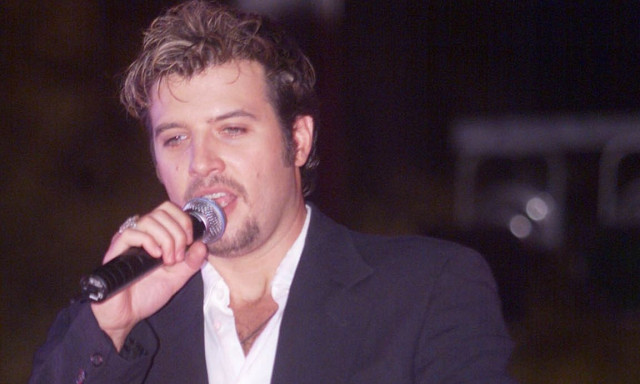 Λάμπης Λιβιεράτος: «Βγήκαμε με τον Ρέμο στην πίστα και τραγουδήσαμε με τα μπουρνούζια»