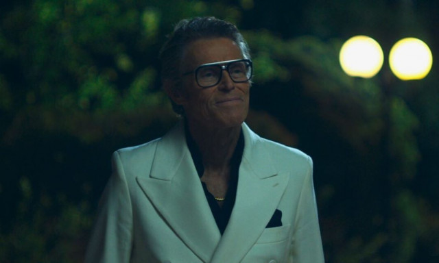 Γουίλεμ Νταφόε: Με αναφορές στο «Νονό» και τον Ωνάση πρωταγωνιστεί στο «The birthday party»