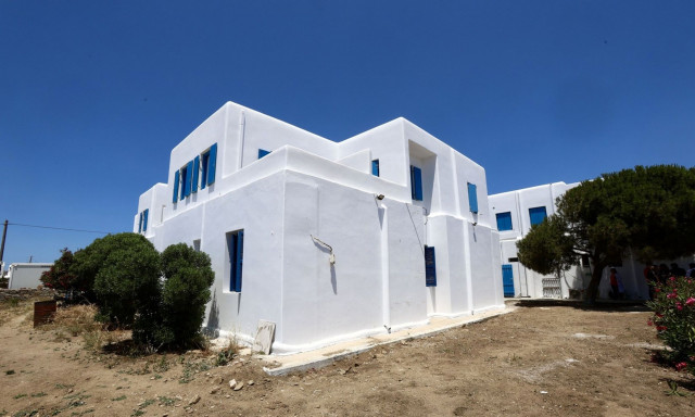 Σπίτια για γιατρούς και νοσηλευτές σε τουριστικά νησιά – Οι κινήσεις του υπουργείου Υγείας