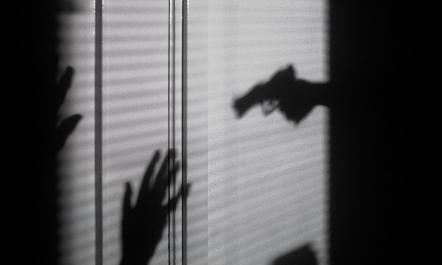 Κάτοικοι σε ρόλο «security» αυτο-οργανώνονται και προστατεύουν μόνοι τους τις γειτονιές