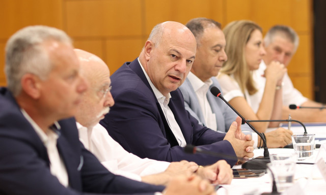 Υπεγράφησαν οι συμβάσεις για δύο εμβληματικά αρδευτικά έργα σε Καρδίτσα και Φάρσαλα