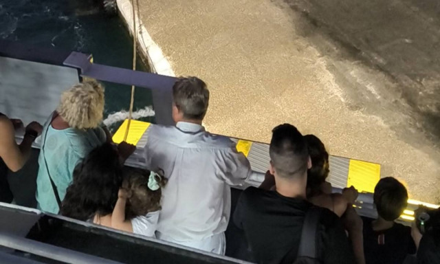 Κύθηρα: Φεριμπότ δεν έδεσε λόγω «θυελλωδών» ανέμων  – Μεγάλη ταλαιπωρία για δεκάδες επιβάτες