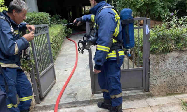 «Αγνοώ την εντολή, δεν σε αφήνω μόνο»: Η ηρωική επέμβαση πυροσβέστη στο διαμέρισμα στον Χολαργό