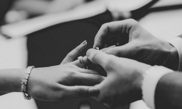 Αισθητικός και οδοντίατρος «σφάζονται» για κληρονομιά - Παντρεύτηκαν τον ίδιο άνδρα στο Λας Bέγκας