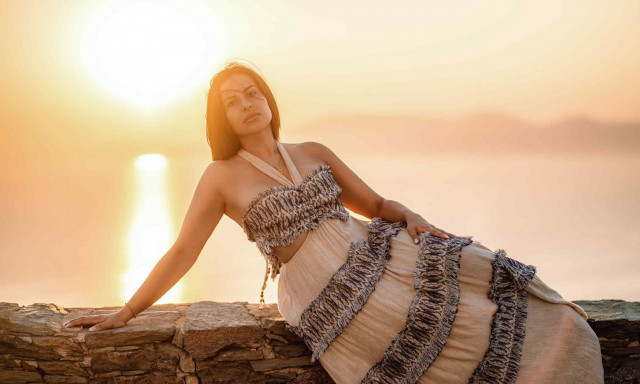 Ηλιάννα Ζέρβα: Προκαλεί «Πυρηνική καταστροφή» με το τραγούδι που της έγραψε ο Πέτρος Ίμβριος!