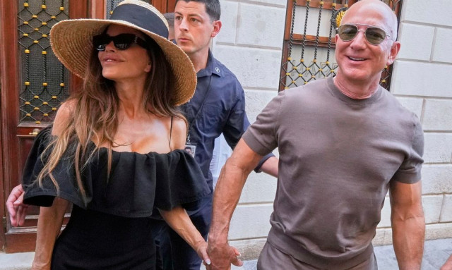 Η Lauren Sánchez στην Ίμπιζα με τον Jeff Bezos - Το σπάνιο ρολόι που της έκανε δώρο