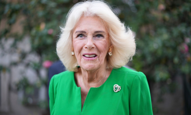 Διακοπές στην Ελλάδα: Η βασίλισσα Καμίλα σε πολυτελές σούπερ γιοτ ιδιοκτησίας δωρητή των Τόρις