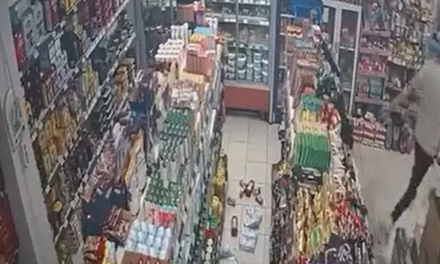 Τουρκία: Στιγμές πανικού - Ο σεισμός καταγράφηκε σε κάμερα