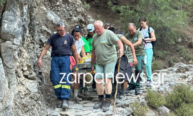 Κινηματογραφική διάσωση στο φαράγγι της Σαμαριάς - Τον μετέφεραν με τα χέρια για 3 χιλιόμετρα