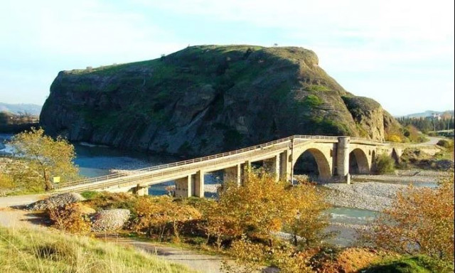 Τα πέτρινα γεφύρια των Μετεώρων - Ιστορία, αρχιτεκτονική και προσπάθειες διάσωσης της κληρονομιάς