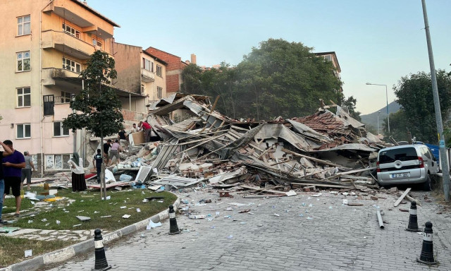 Σεισμός 6,1 Ρίχτερ στην Τουρκία: Ένας νεκρός, 29 τραυματίες και 16 κατεστραμμένα κτήρια
