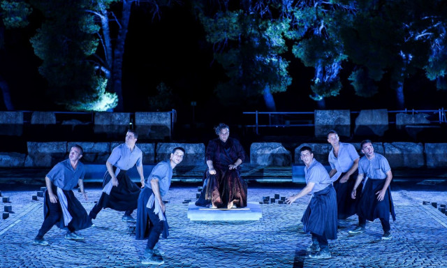 Αρχαίο Θέατρο Επιδαύρου: 15.000 θεατές χειροκρότησαν την «Ανδρομάχη» σε σκηνοθεσία Μαρίας Πρωτόπαππα