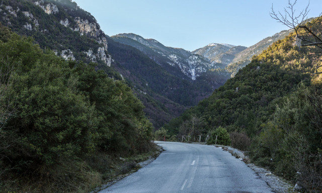 Όλυμπος: Τραυματισμένος άνδρας μεταφέρθηκε από καταφύγιο σε ασφαλές σημείο