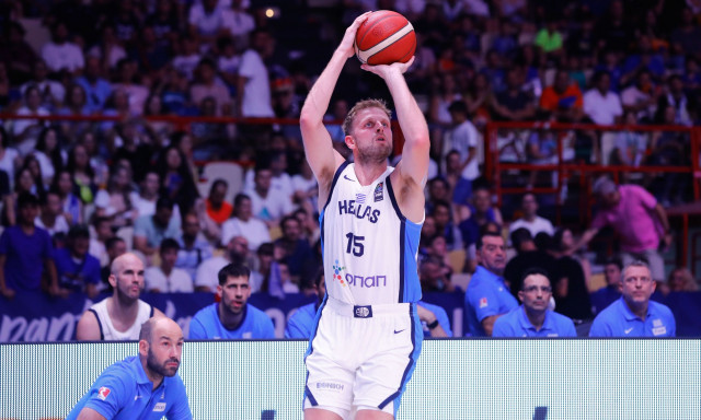 Μεταγραφές: Η ΑΕΚ συμφώνησε με τον Χαραλαμπόπουλο, το… παλεύει για Άντονις Αρμς!