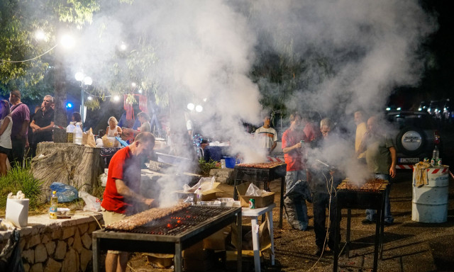 Είδος πολυτελείας προβατίνα και μοσχαρίσιο κρέας στα πανηγύρια - Πόσο αυξήθηκαν σε σχέση με πέρυσι