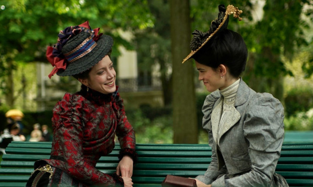 «Τα χρώματα του χρόνου»: Η νέα ταινία του Σεντρίκ Κλαπίς για τις ιστορίες που κρύβουμε μέσα μας