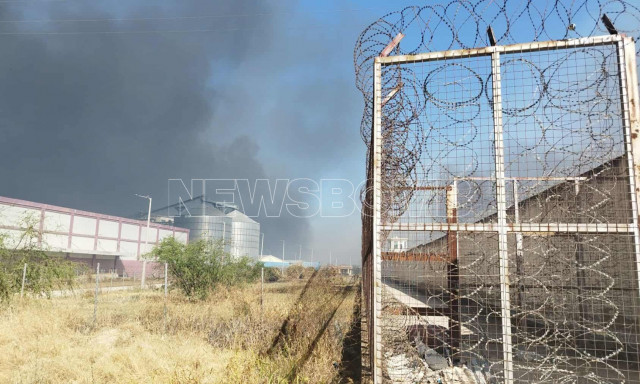 Αχαΐα - Φωτιά μια ανάσα από τη φυλακή: Απειλεί το κατάστημα κράτησης στην Πάτρα - Φωτογραφίες/Βίντεο