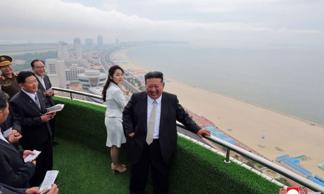 Βόρεια Κορέα: Ποια είναι η διάδοχος του Κιμ - Από το χέρι του μπαμπά στο προσκήνιο της εξουσίας