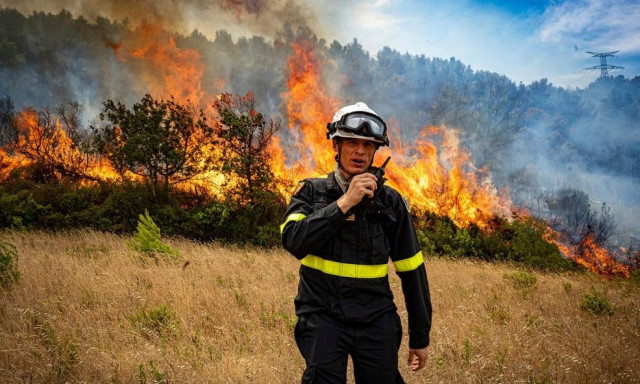 Reuters: Αύξηση των πυρκαγιών στην Ευρώπη λόγω κλιματικής κρίσης - «Ψηνόμαστε ζωντανοί»