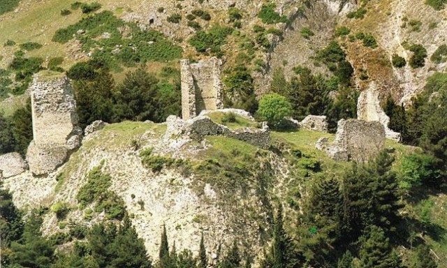 Κοζάνη: 48χρονος άντρας απειλούσε να πέσει στο κενό στα Κάστρα Σερβίων