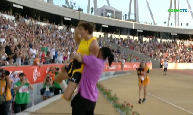 Εμμανουήλ Καραλής: Δεύτερος στη Βουδαπέστη, «τρελάθηκε» με το νέο παγκόσμιο ρεκόρ του Ντουπλάντις!