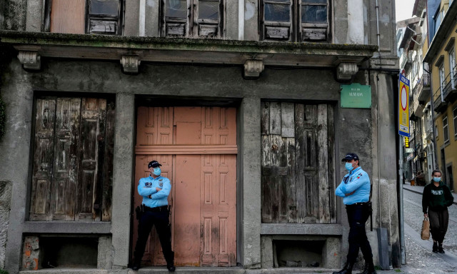 Τραγωδία στον ύπνο: Άνδρας πέθανε από ασφυξία όταν τον καταπλάκωσε η υπέρβαρη σύζυγός του