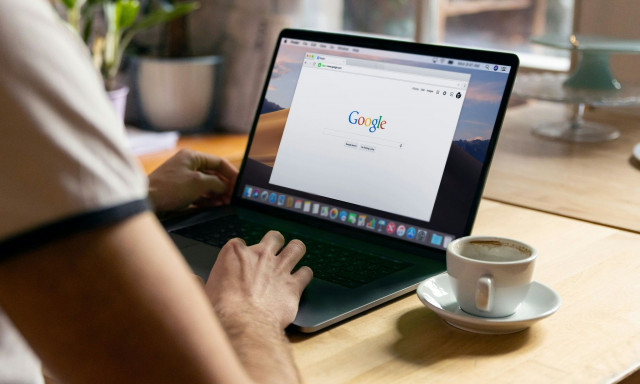 Μάχη γιγάντων στην τεχνητή νοημοσύνη: Η Perplexity AI βάζει στο στόχαστρο το Chrome της Google