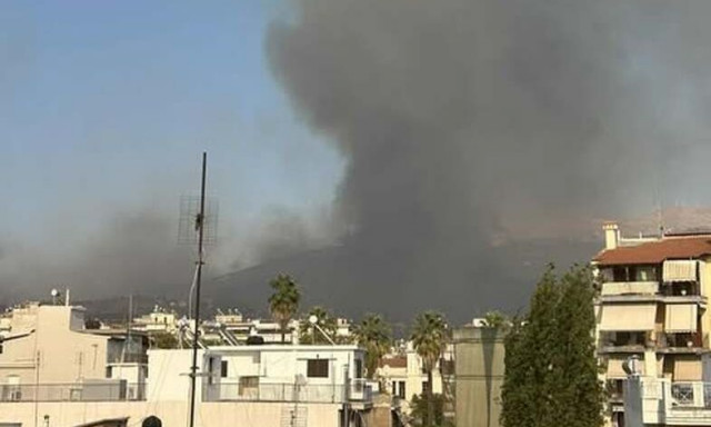 Φωτιά Πάτρα: Εκκενώνεται το Κωνσταντοπούλειο Γηροκομείο