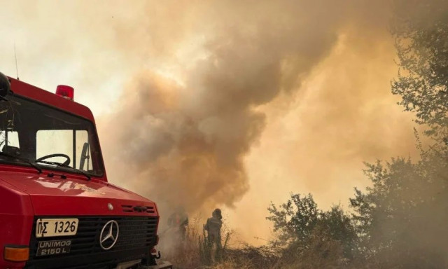 Φωτιά Πρέβεζα: Νέα ενεργοποίηση του «112» για εκκένωση