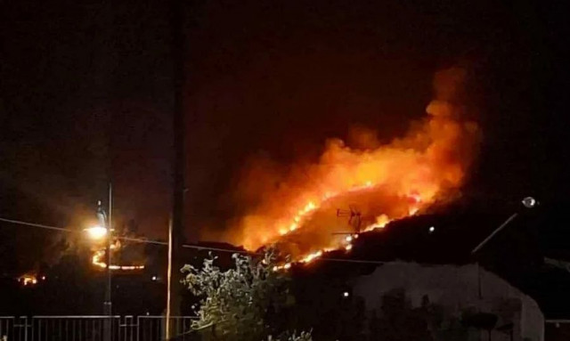 Ιωάννινα: Μεγάλη φωτιά στη Ζίτσα – Μήνυμα «112» για εκκένωση - Απειλείται ο Πρωτόπαπας