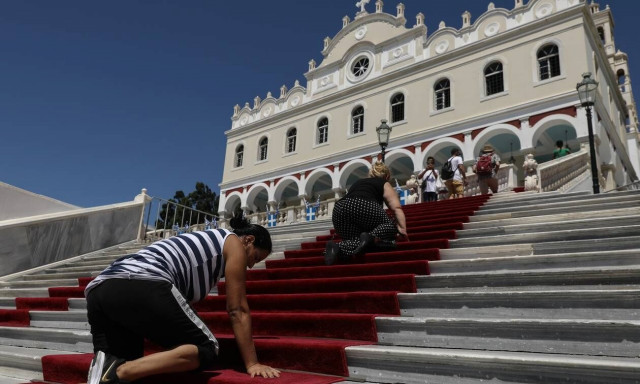 Δεκαπενταύγουστος: Τι σημαίνει τελικά η ευχή «Καλή Παναγιά» - Είναι σωστό ή λάθος;