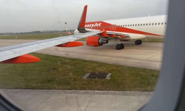 Σύγκρουση αεροπλάνων στο αεροδρόμιο του Μάντσεστερ – Προσωρινή διακοπή πτήσεων